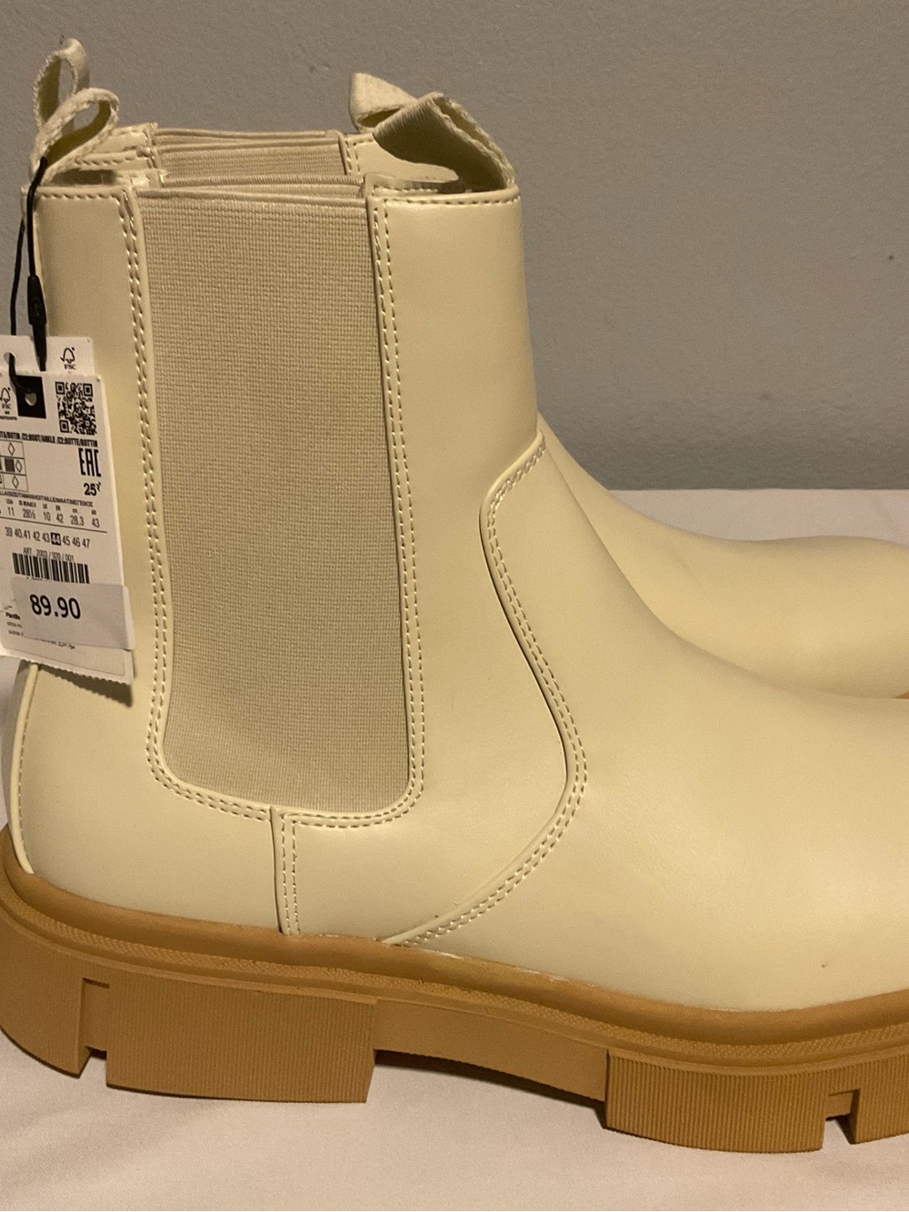 Men's Cream Chelsea Boots with Tan Lug Sole